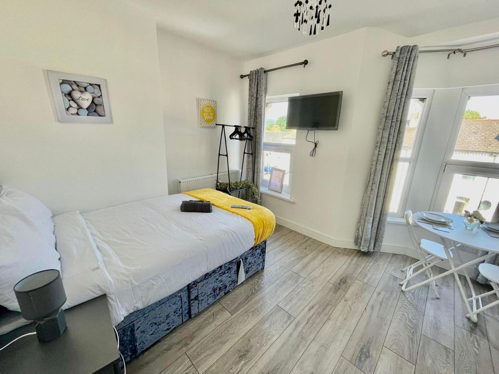 Cheerful 1 Bed Apartment Cardiff City Centre - Penarth Rd Room photo